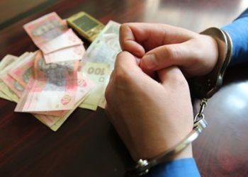 На Подоле в Киеве мужчина с гранатой напал на офисного сотрудника