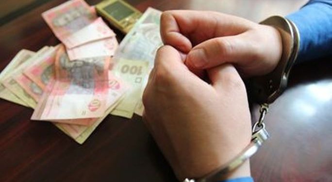 На Подоле в Киеве мужчина с гранатой напал на офисного сотрудника