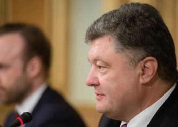 Украинский президент отказался ехать в Польшу на футбол