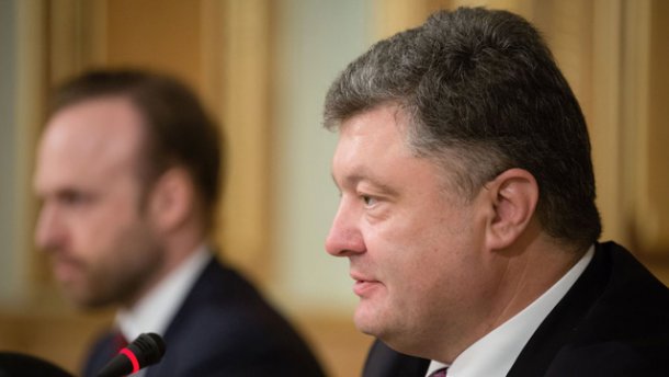 Украинский президент отказался ехать в Польшу на футбол