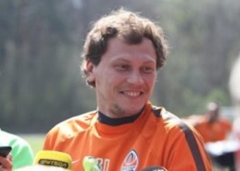 Пятов прокомментировал скандальное фото с боевиками