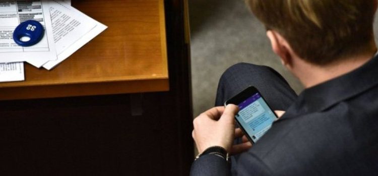 Совет с пятой попытки прекратил полномочия депутата Мельника