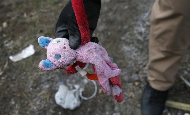 В Луганской области на растяжке подорвались отец и сын