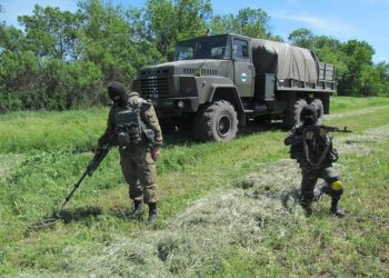 В мае защитники Мариуполя обезвредили более 200 вражеских снарядов, - пресса
