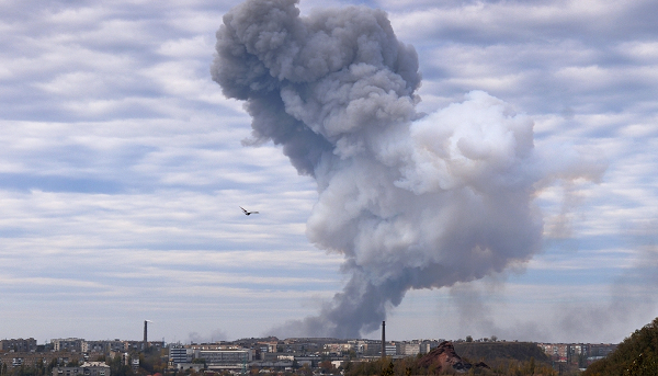 В Донецке сильный взрыв: уничтожено 500 тонн боеприпасов