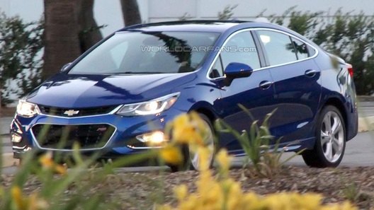 Компания Chevrolet эксперементирует над внешностю Cruze