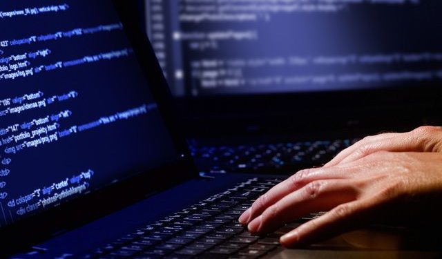 Сайт канадской разведки взломали хакеры