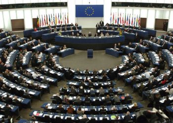 Европарламент приостановил сотрудничество с российскими дипломатами