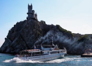 Сегодня ЕС продлит санкции против оккупированного Крыма