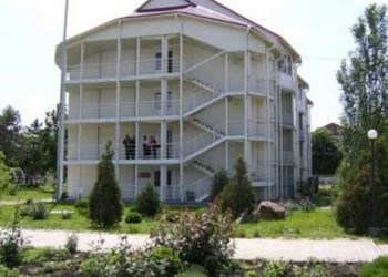 Террористы обстреляли пансионат «Волна» в Седово, где находились дети