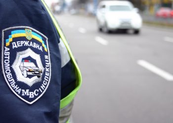 Во Львове пьяного прокурора выносили из наркодиспансера