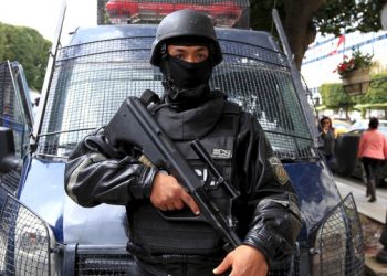 В Тунисе полиция нашла телефон одного из террористов