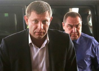 Захарченко заявил, что Украина хочет силой сорвать минские договоренности