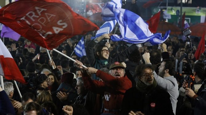 В Афинах вспыхнули протесты против очередной волны сокращений