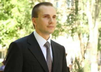 Александр Янукович надеется, что с него тоже снимут санкции ЕС