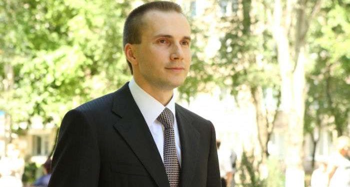 Александр Янукович надеется, что с него тоже снимут санкции ЕС