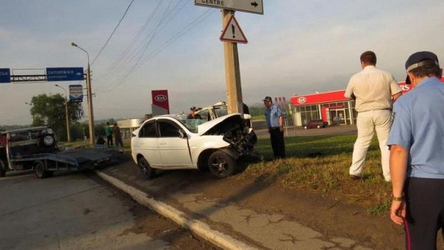 Возле Мариуполя в ужасной аварии погиб 23-летний парень