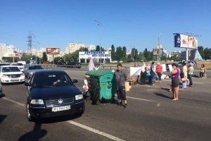 Начались переговоры протестующих с Бажана с мэром Киева Кличко