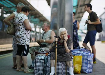 Более 900 000 украинцев просят убежище за рубежом