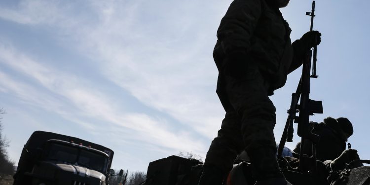 Во время жестких боев в Крымском террористы ранили бойца Нацгвардии
