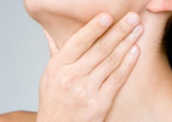 Эксперты рассказали о простых способах лечения горла