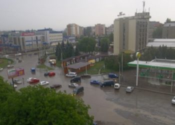 Мощный ливень затопил Черновцы