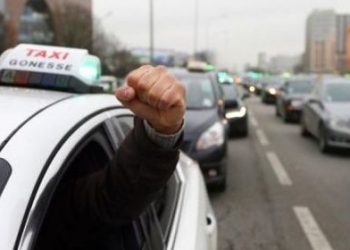 Из-за забастовки таксистов заблокирована работа всех аэропортов Парижа