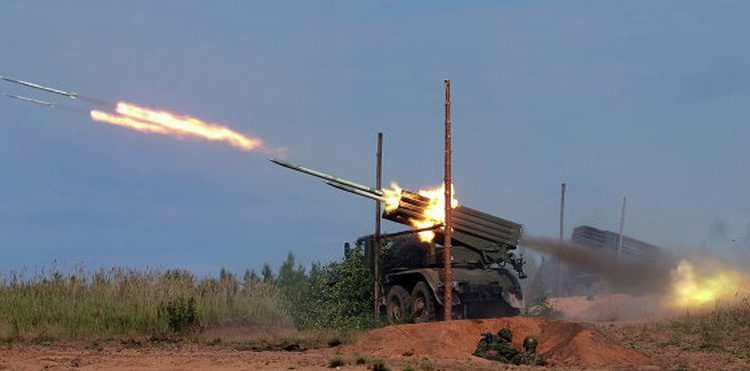 Ночью боевики стреляли из «Градов» и танков