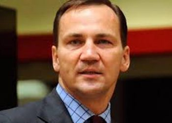 Сикорский официально покинул пост спикера сейма Польши
