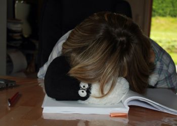 Эксперты выяснили, сколько нужно спать мужчинам и женщинам