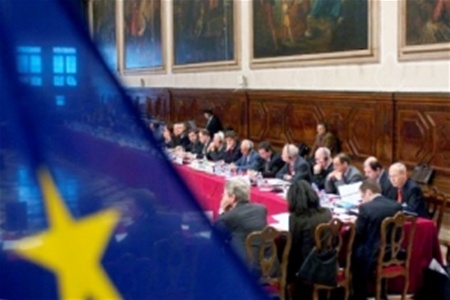 Венецианская комиссия одобрила порядок проведения люстрации в Украине