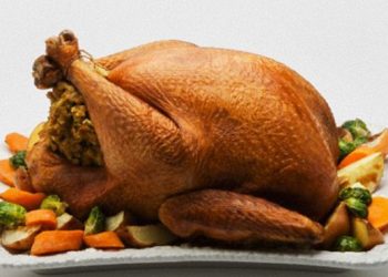 Выяснилось, чем грозит неправильное размораживание мяса