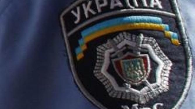 Возле Рады в Киеве неизвестные бросили дымовую шашку