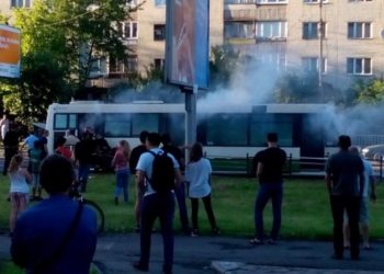 Во Львове во время движения загорелся автобус