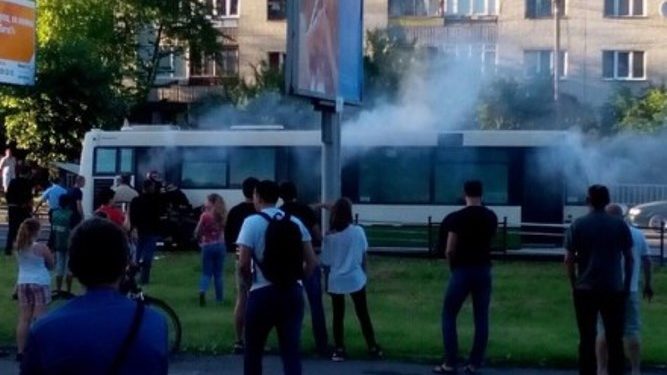 Во Львове во время движения загорелся автобус