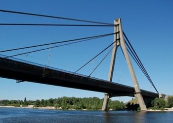 Московский мост в Киеве могут переименовать на мост Фукса