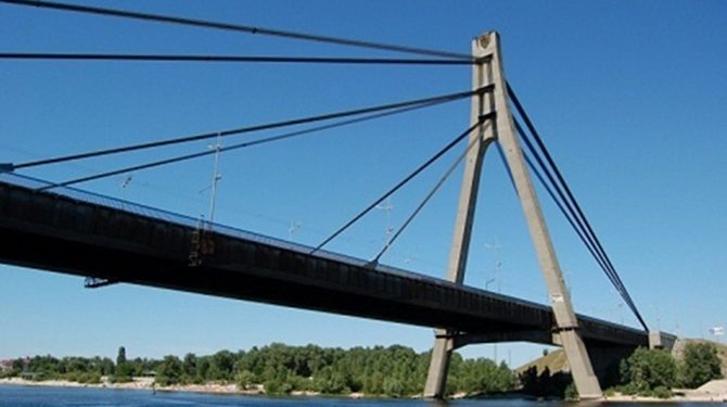 Московский мост в Киеве могут переименовать на мост Фукса