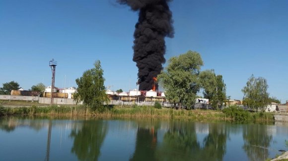 Утром на нефтебазе под Васильковом прогремел новый взрыв