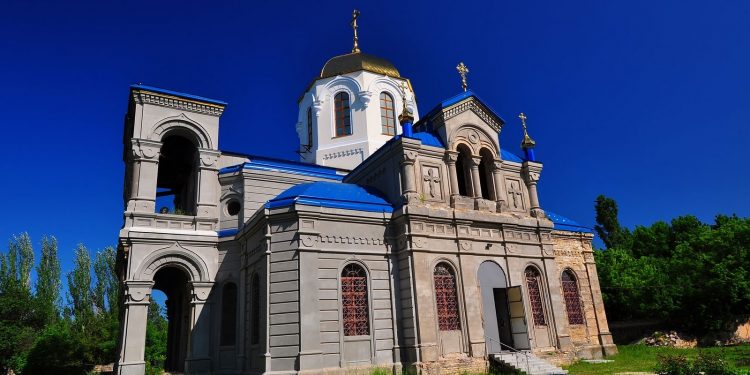 В Николаеве ночью преступники ограбили храм Александра Невского