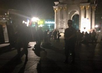 В палатках на Майдане найдены бутылки из-под спиртного и шприц