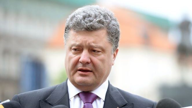 РФ меняет формат гибридной войны, - Порошенко