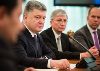 Порошенко: Именами киборгов назовут улицы и учебные учреждения
