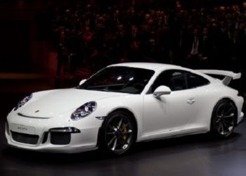 Porsche 911 преобразуют в гибрид