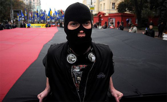 «Правый сектор» во Львове бунтует против Порошенко и Яценюка