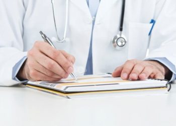 Врачи рассказали, кому чаще выписывают анальгетики