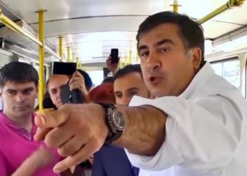 Саакашвили грозит разобраться с дочерью Шокина