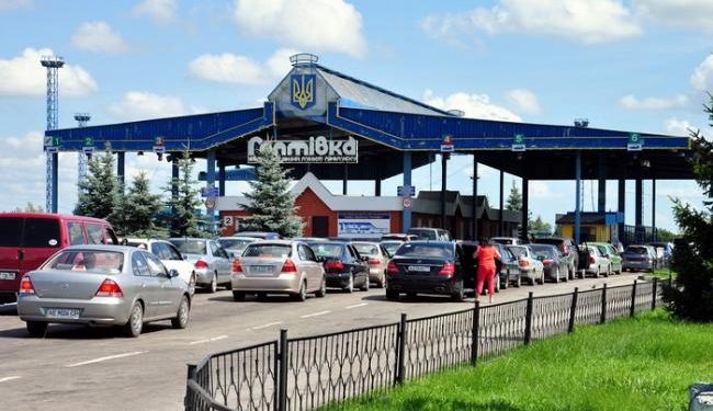 При прохождении таможенного контроля гражданин Украины напал на пограничников