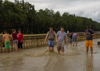 Из затопленных в Сочи домов эвакуировали больше сорока семей