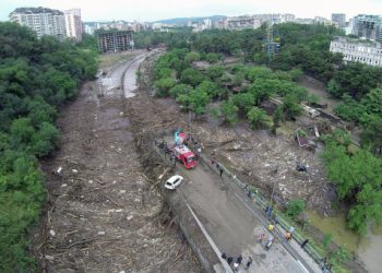 В сети появилась видеопанорама разрушений от наводнения в Тбилиси