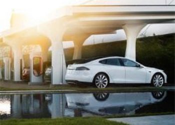 Tesla разрабатывает «живую» автоматическую зарядку